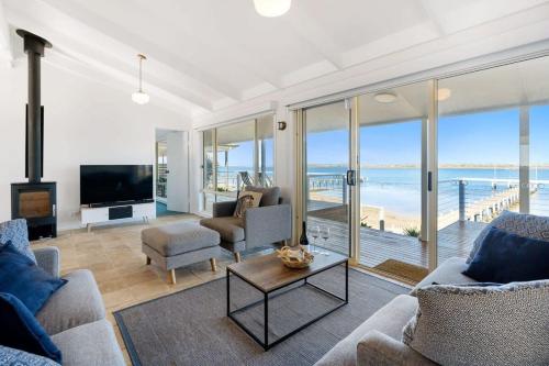 Beladura 35 Goolwa Channel Drive Hindmarsh Island Linen Included — hotel in Hindmarsh Island