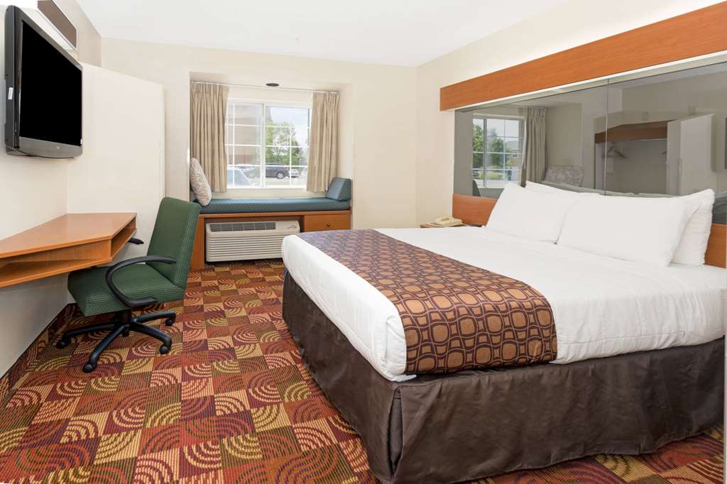 Microtel Inn & Suites by Wyndham Denver Airport - photo 4