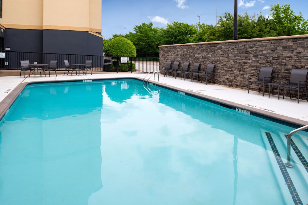 Fairfield Inn & Suites by Marriott Arlington Six Flags - photo 28