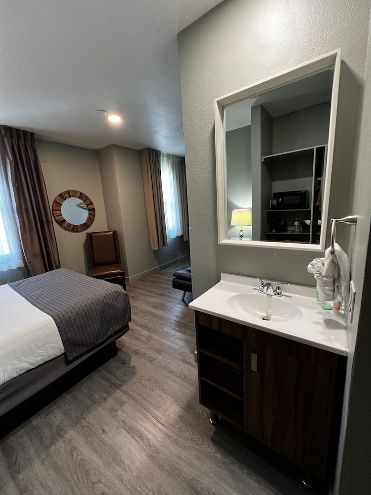 Urban Boutique Hotel - photo 11