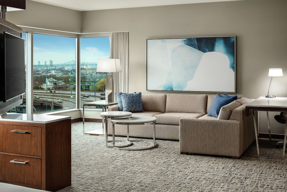 Hilton Boston Logan Airport - photo 10