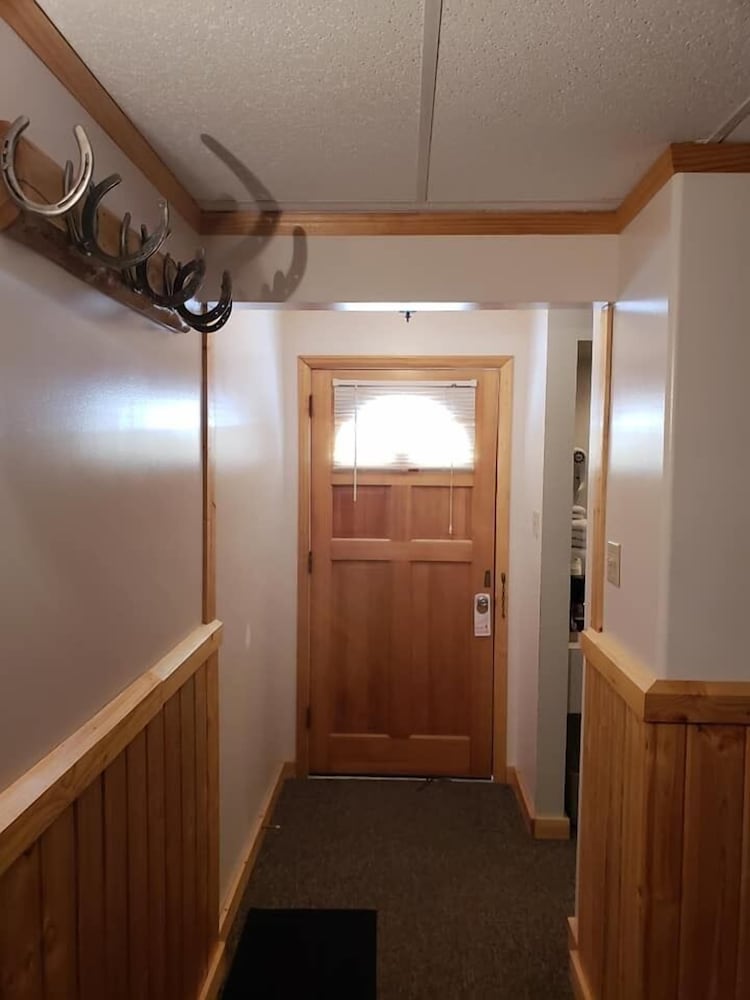 Lava Mountain Lodge - photo 16