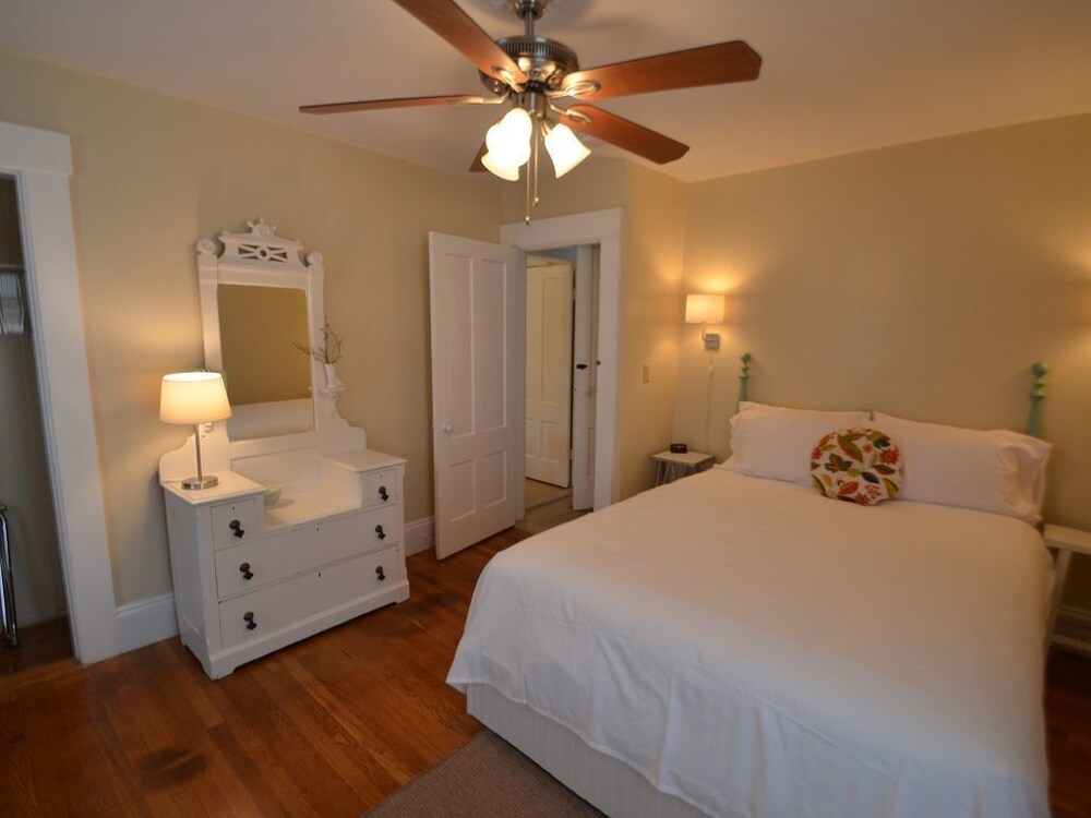 The Cottages of Wolfeboro - photo 4