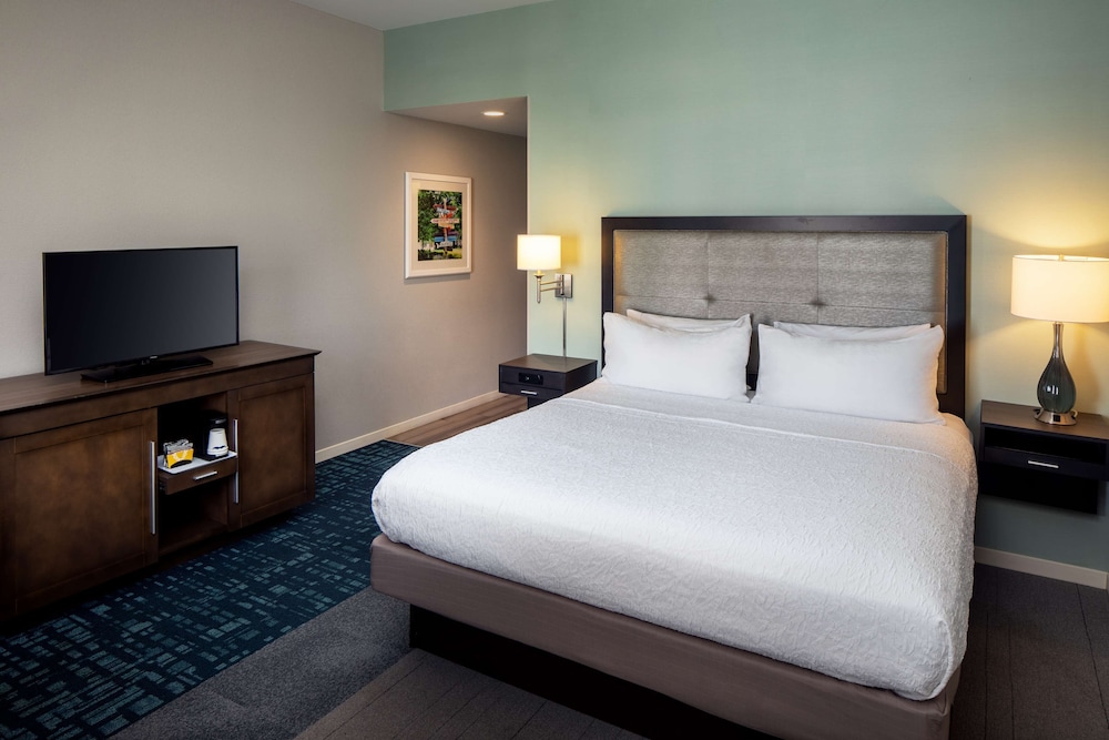 Hampton Inn & Suites Charlotte Ballantyne - photo 11