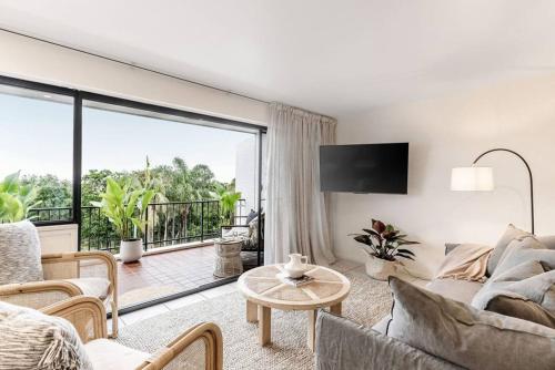 Beachside Serenity — 4-Star Luxury Hotel in Byron Bay, Australia