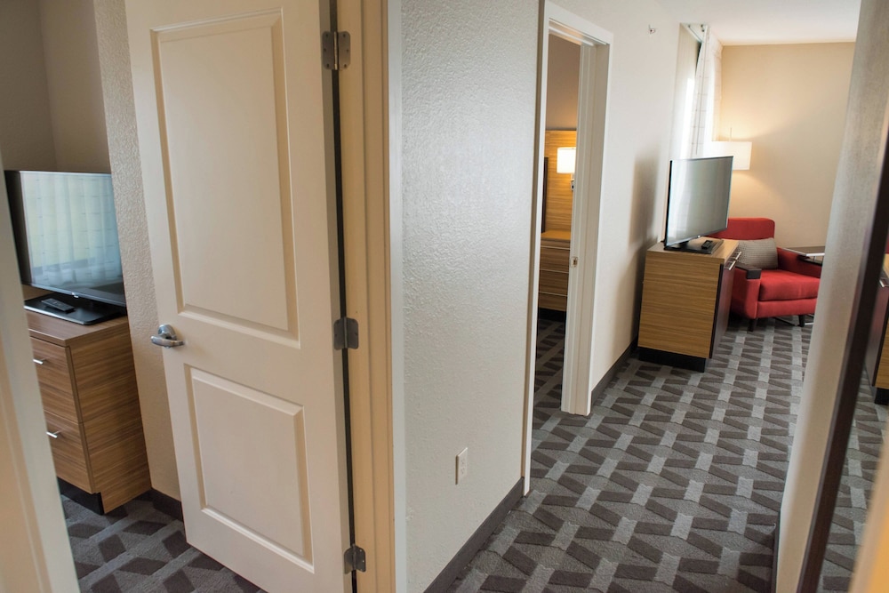 TownePlace Suites by Marriott Battle Creek - photo 5