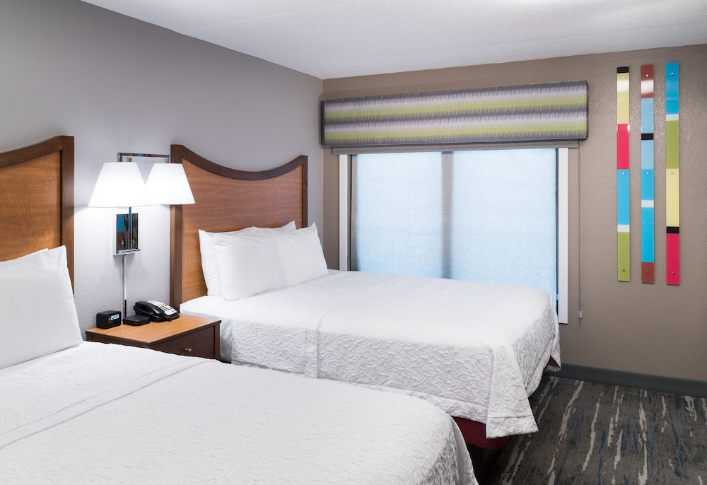 Hampton Inn & Suites Chicago North Shore Skokie - photo 8