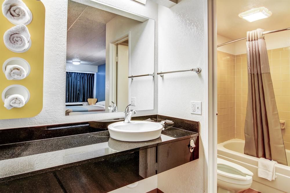 Red Roof Inn Bridgeton - photo 27