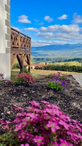 Luksusowa Willa w górach Sunny Slope Szklarska Poręba Widok na Karkonosze 2 prywatne sauny w cenie 5 łazienek tarasy ogród in Szklarska Poreba, Poland