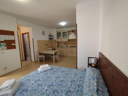 Gala Mini — 4-Star Luxury Hotel in Fiumicino-Isola Sacra, Italy