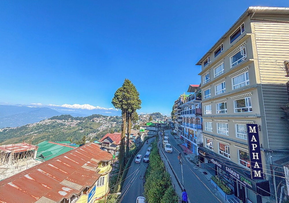 Rare Himalayas Mapham - carbon neutral hotel in Darjiling