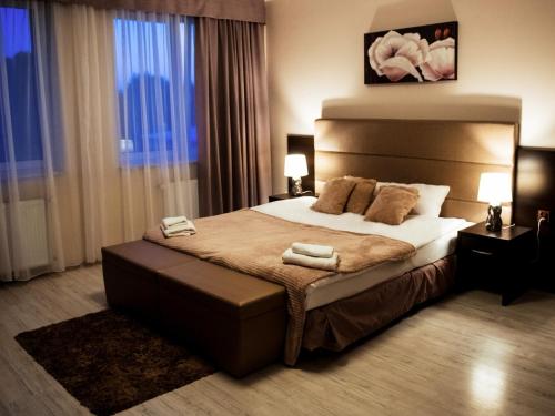 Hotel Feniks — Gniezno