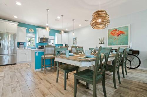 eBikes Pool Hot Tub Luxury 3 bd with Games — 4-Star Luxury Hotel in Pensacola, United States