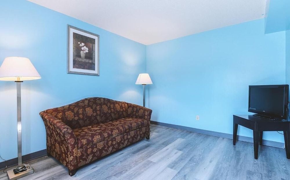Sky Palace Inn & Suites Wellington - photo 19