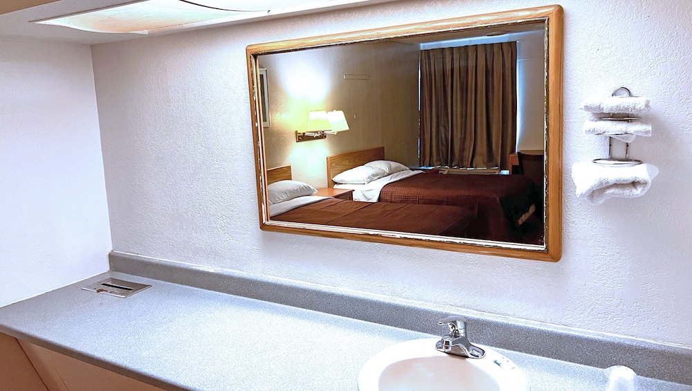 Thunderbird Motel Hillsboro in Hillsboro, United States