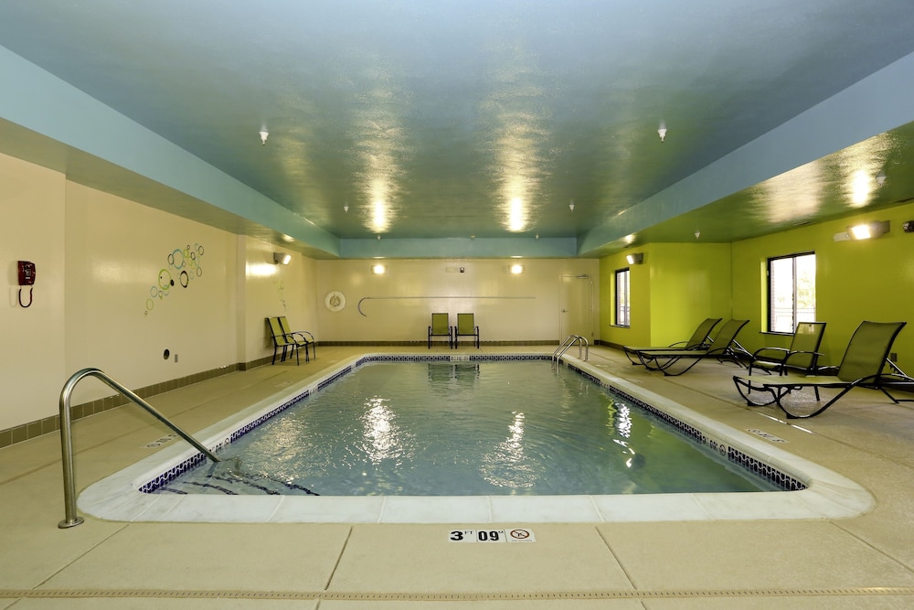 Holiday Inn Express Hotel & Suites Marion Northeast by IHG - photo 8