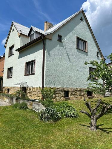 U Ottmara - carbon neutral hotel in Hlucin
