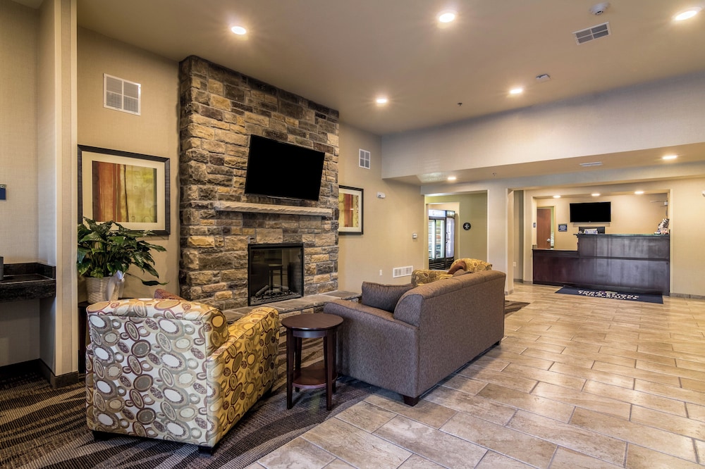 Cobblestone Inn & Suites Barron - photo 2