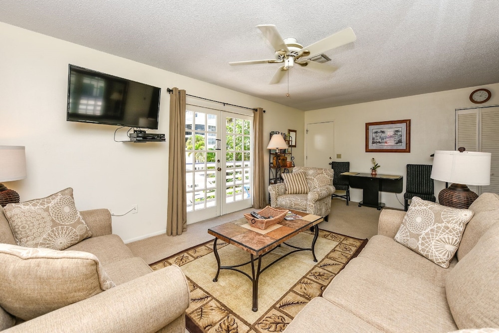Banana Cabana and Cottage - photo 15