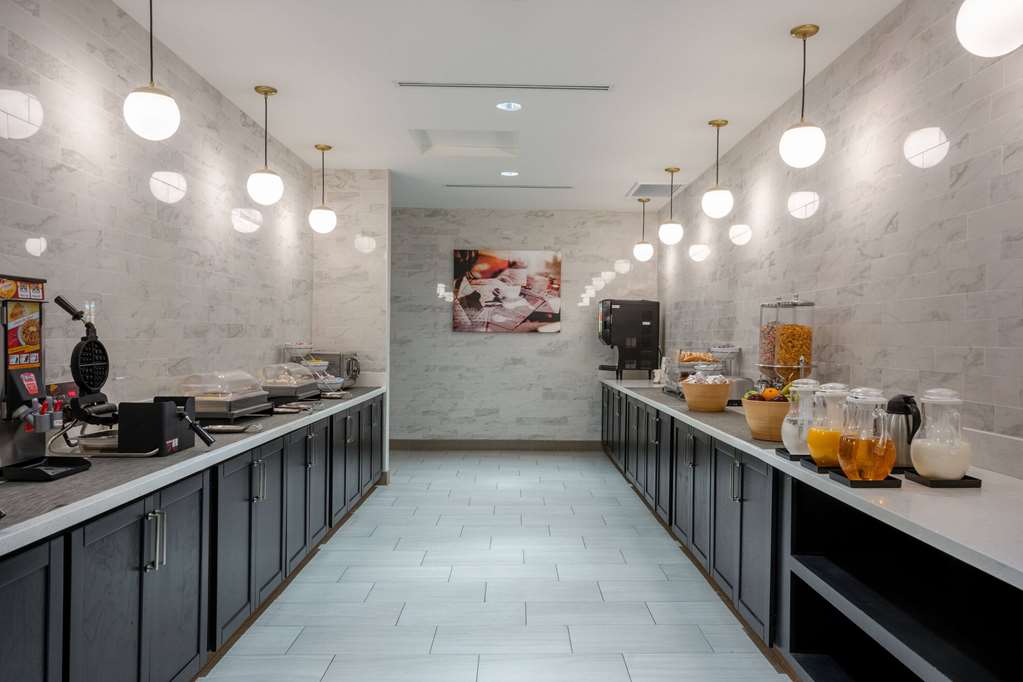 La Quinta Inn & Suites by Wyndham Yucaipa - photo 30