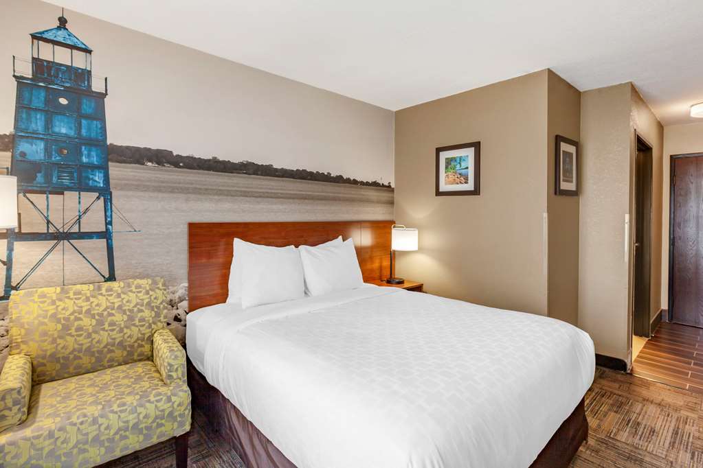 Clarion Pointe Racine Mount Pleasant - photo 7