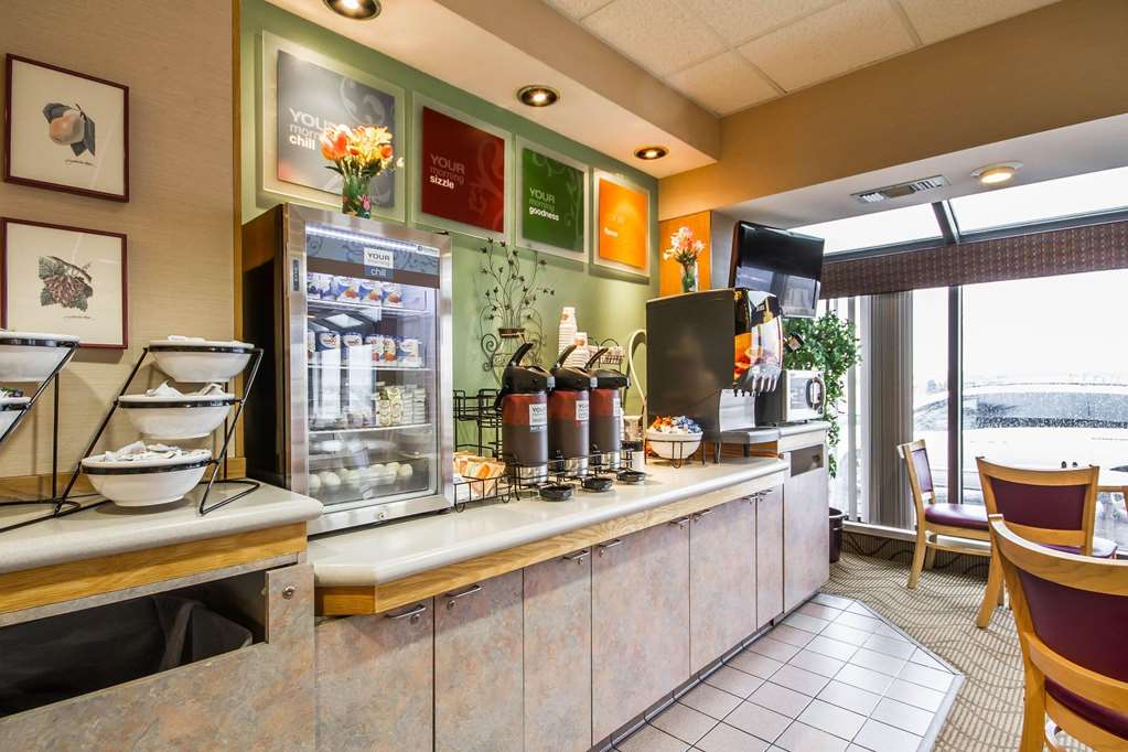 Comfort Inn & Suites Madison Airport - photo 45