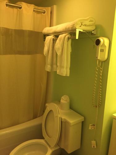 Town House Inn - photo 52