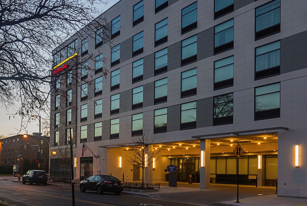 Hampton Inn Chicago North Loyola Station - photo 49