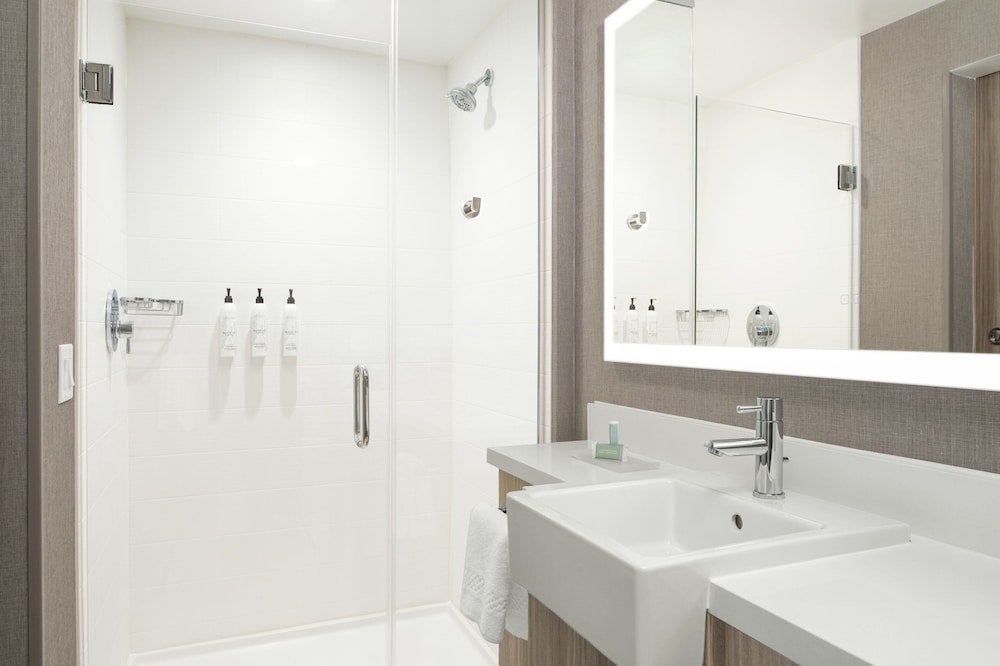 SpringHill Suites by Marriott Roanoke North - photo 19