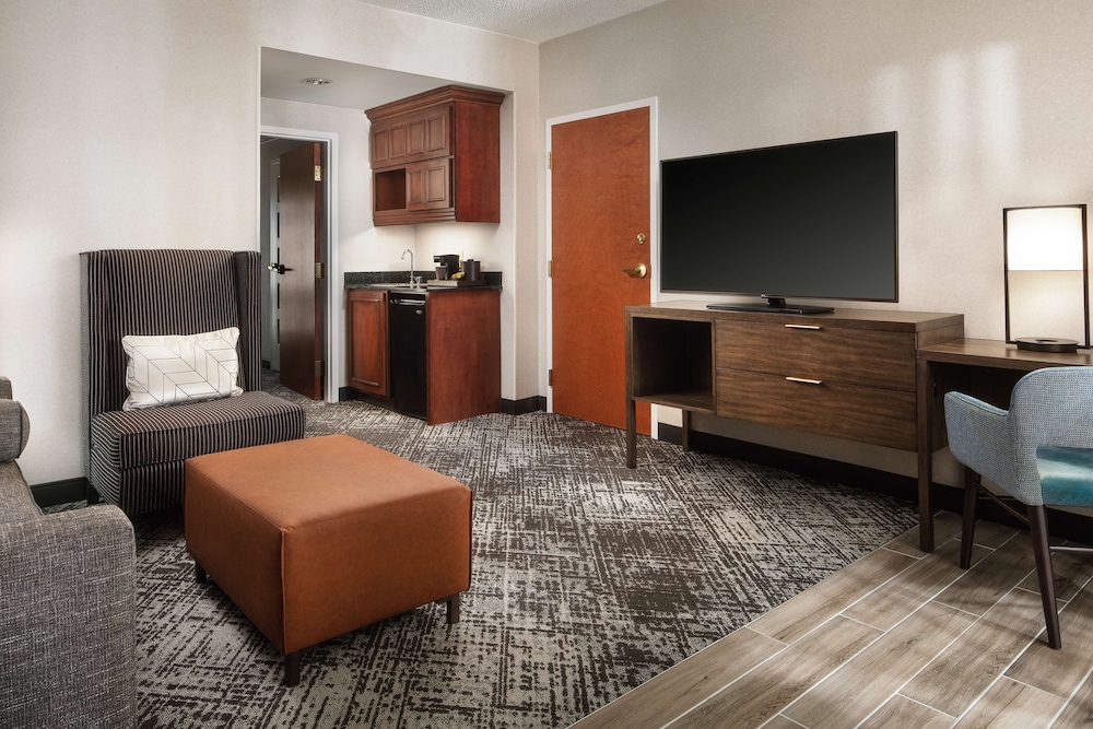 Hilton Charlotte Airport - photo 14
