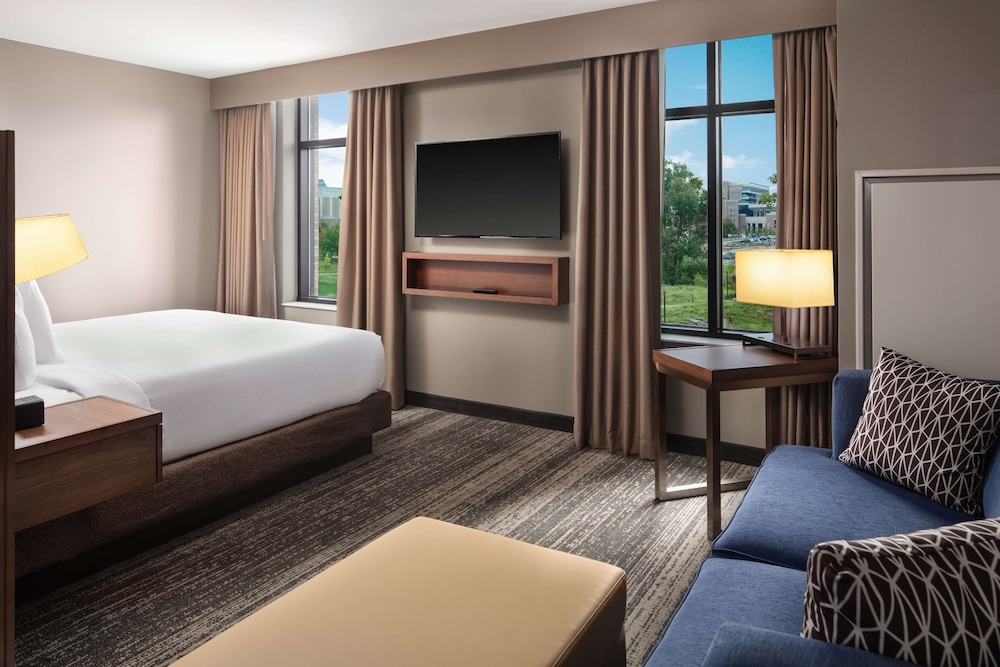 Embassy Suites by Hilton South Bend at Notre Dame - photo 8