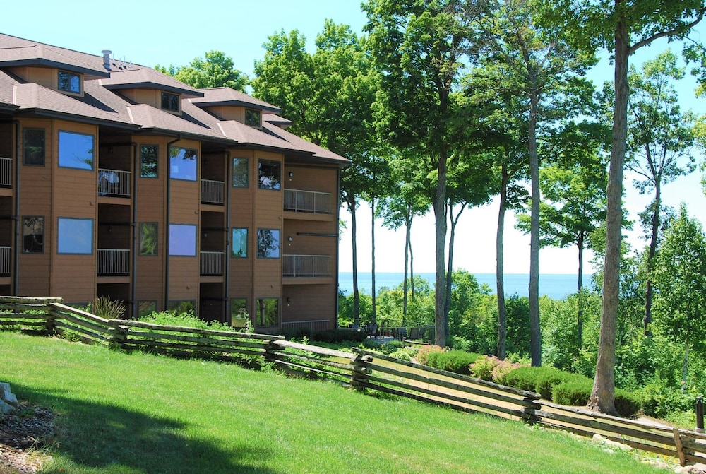 Landmark Resort — hotel in Egg Harbor City