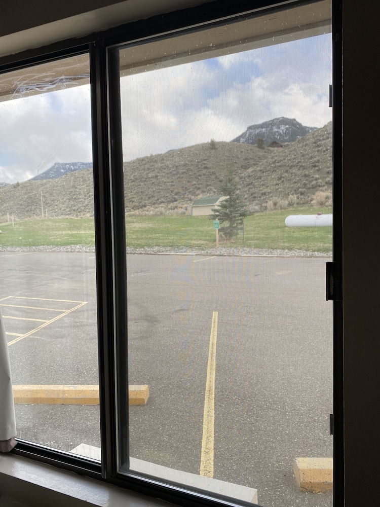 Green Creek Inn and RV Park - photo 19