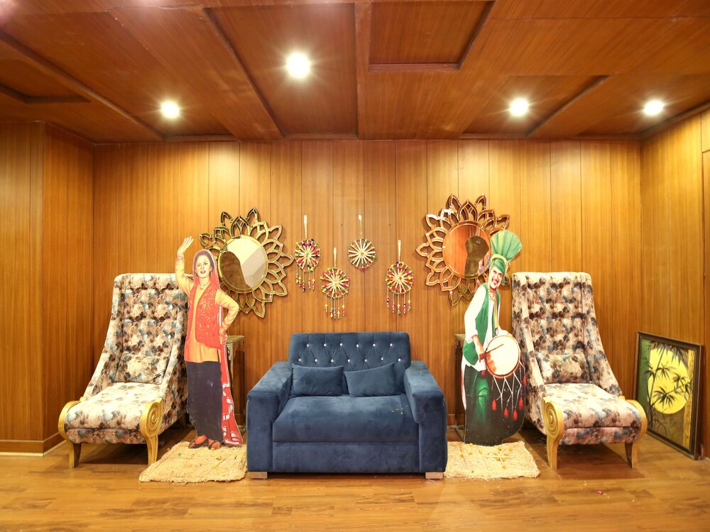 OYO 15134 Hotel Downtown in Jalandhar, India