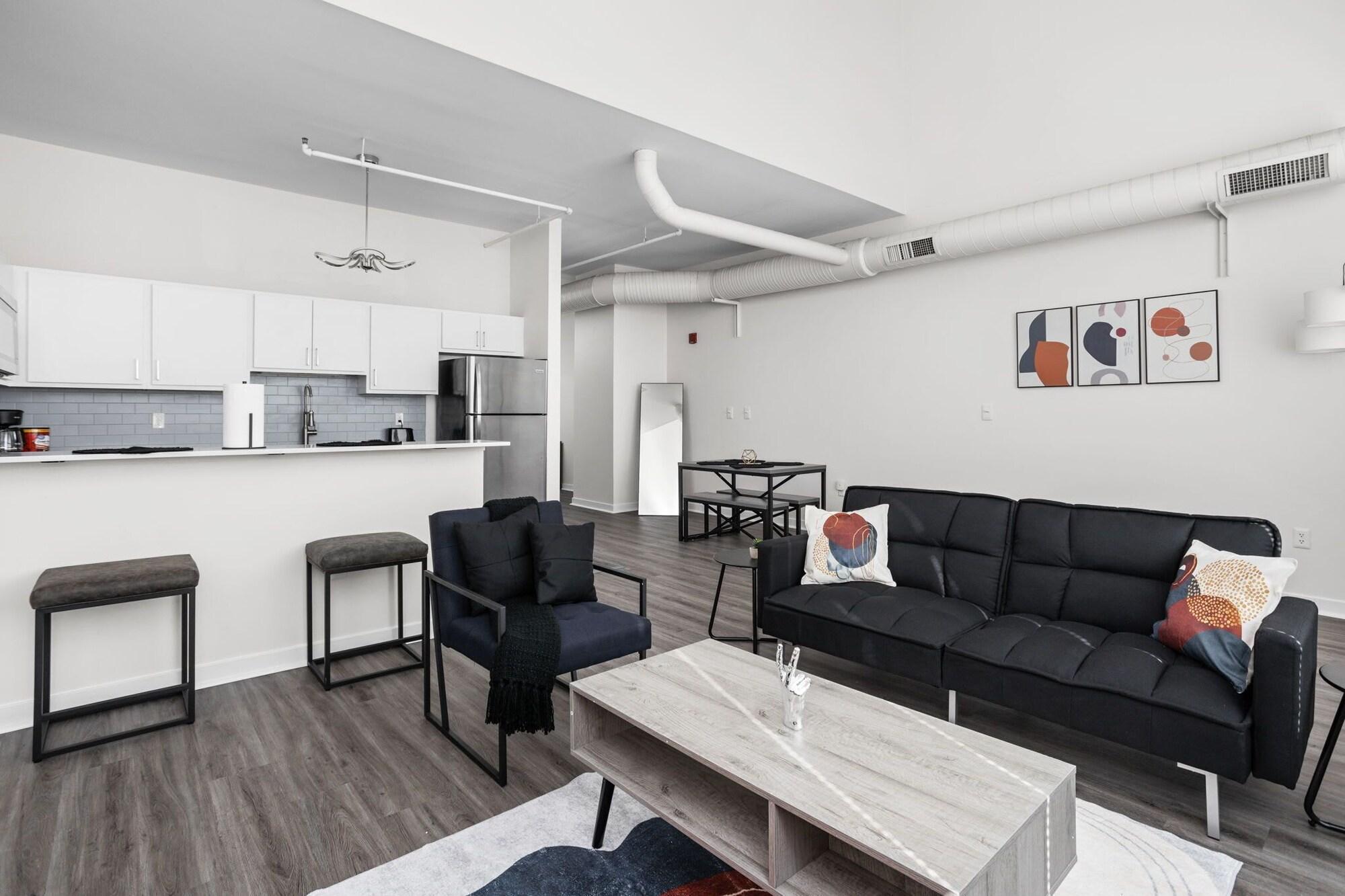 2BR 2BA In The Block Apartment by CozySuites — 5-Star Luxury Hotel in Indianapolis, United States