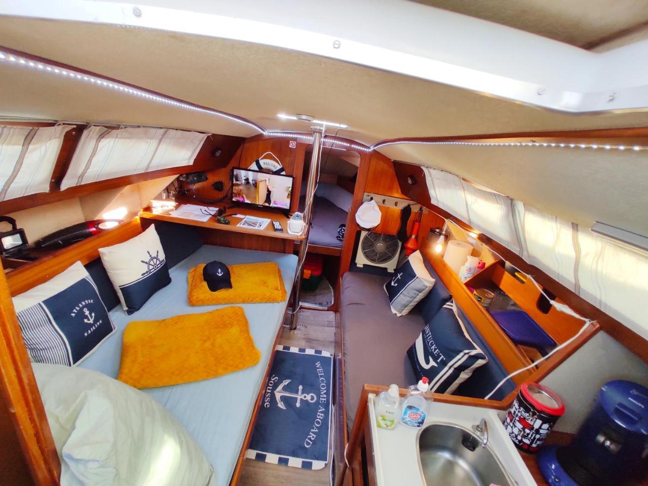 Le Nid Marin Un Voilier Pour Deux Sete Vieux Port in Sete, France