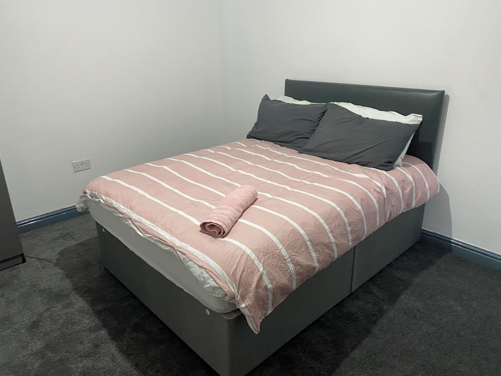 Room in Guest Room Double Room in Coventry City Centre in Coventry, United Kingdom