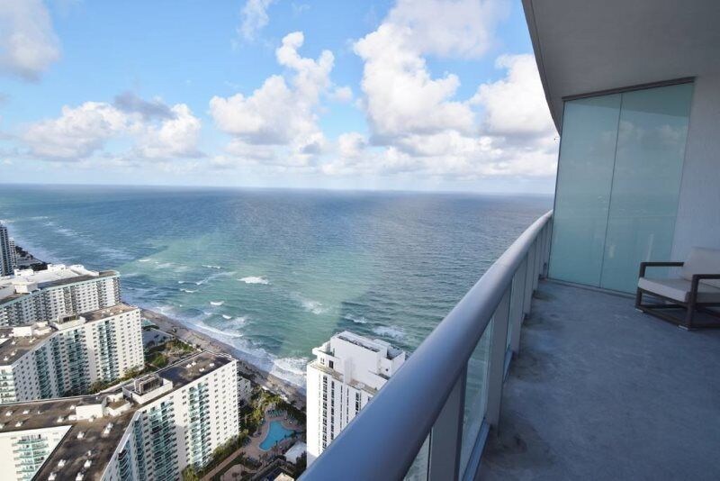 Superb Ocean & Bay View 1 Bed 1 Bath @ Hyde Beach Resort - photo 24