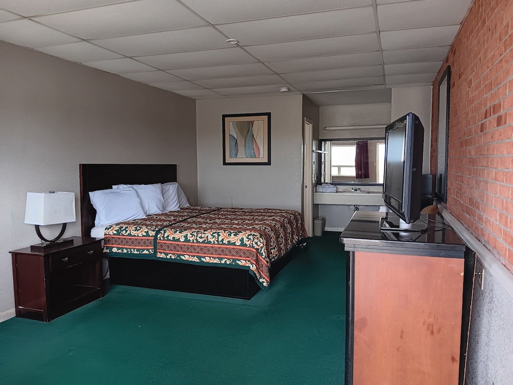 Sheldon's Motel and Restaurant - photo 4