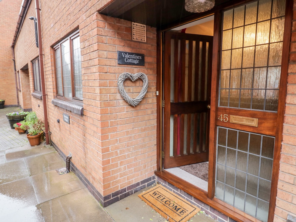 Valentines Cottage — 4-Star Luxury Hotel in Stratford-Upon-Avon, United Kingdom