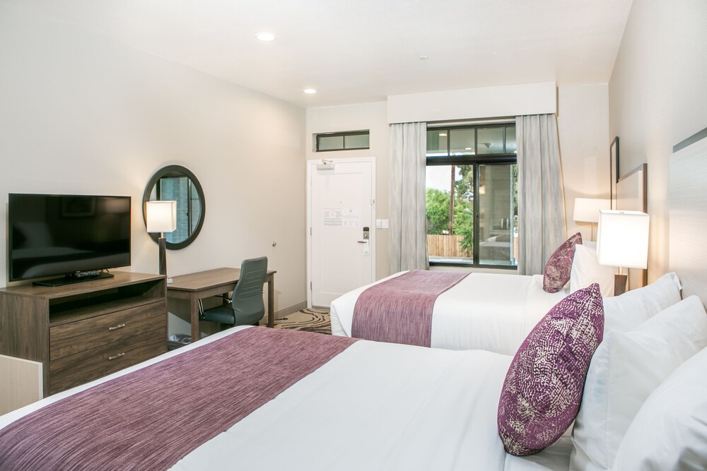 Hotel Siri Downtown Paso Robles - photo 18