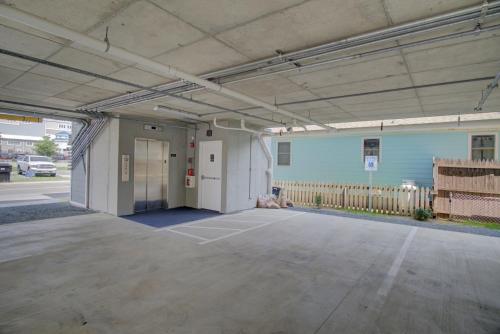 Dhimas Bayview Suites - photo 12