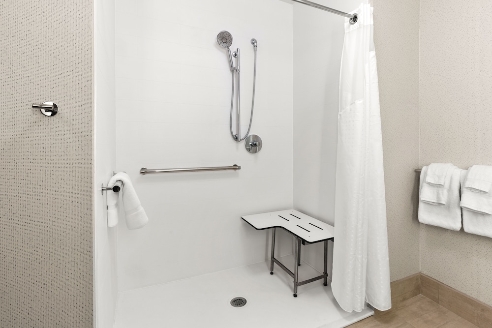 Holiday Inn Express & Suites Suisun City by IHG - photo 16