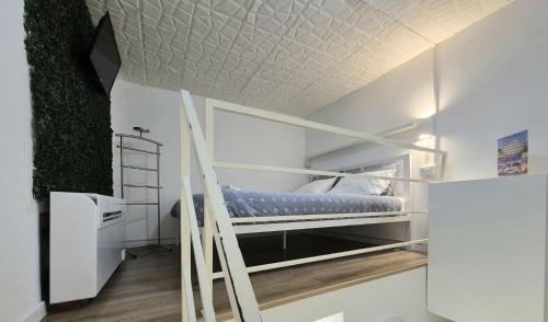 Οίκος εω Apartment City Center — 4-Star Luxury Hotel in Catania, Italy