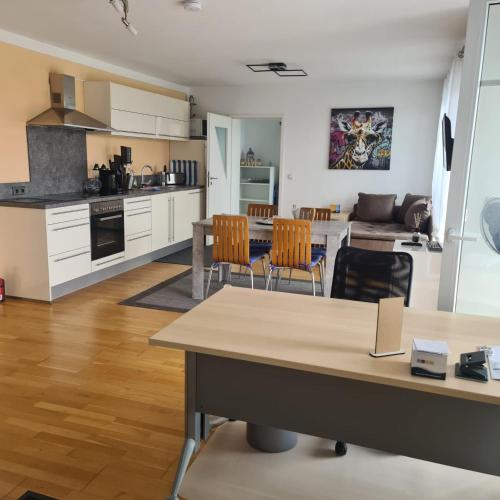 Apartment Am Südhang — 4-Star Luxury Hotel in Adelzhausen, Germany