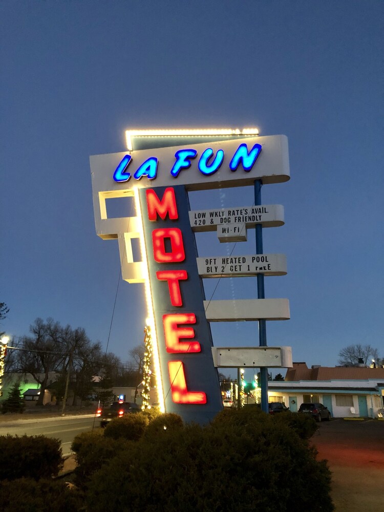 La Fun Motel - photo 51