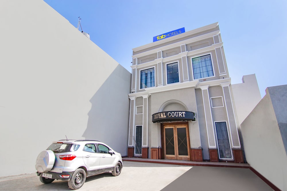 Fabhotel Prime Royal Court in Ludhiana, India