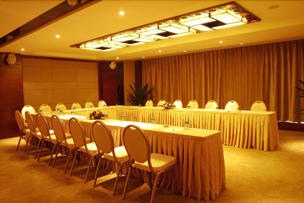 Rainbow Hotel - carbon neutral hotel in Chennai