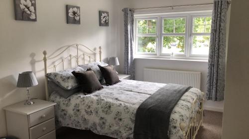 1 Silkin Serviced Accommodation — hotel in Newton Aycliffe