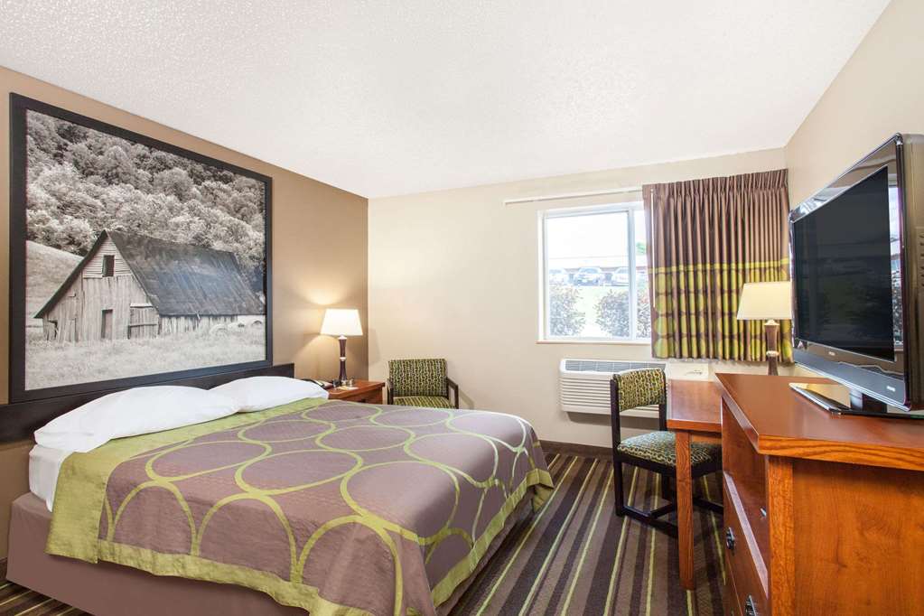 Super 8 by Wyndham Richlands Claypool Hill Area - photo 8